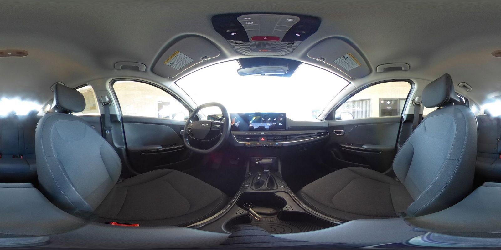 Used 2025 Kia K4 LXS image 42