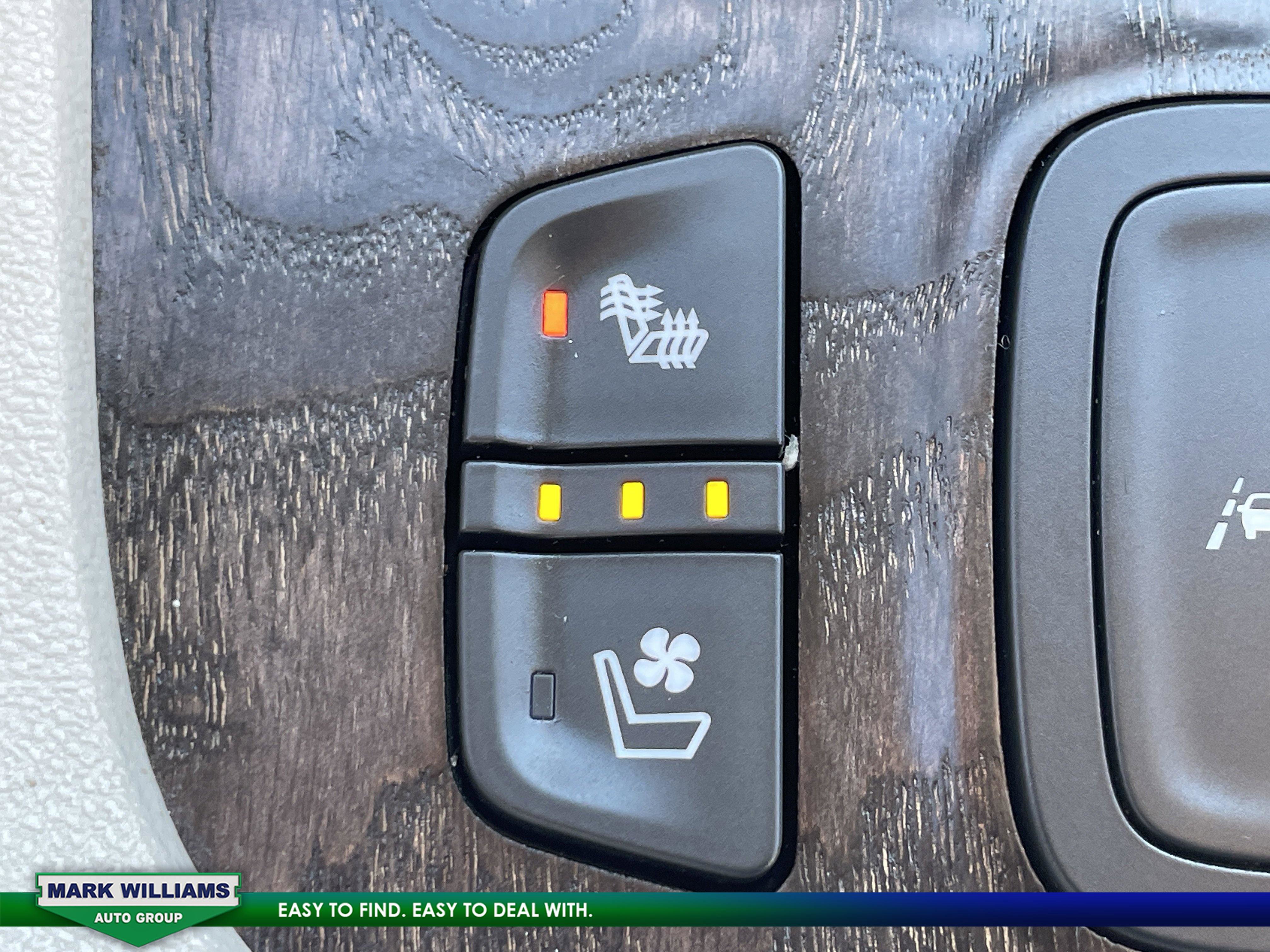 Used 2022 GMC Acadia Denali w/ Denali Ultimate Package image 24