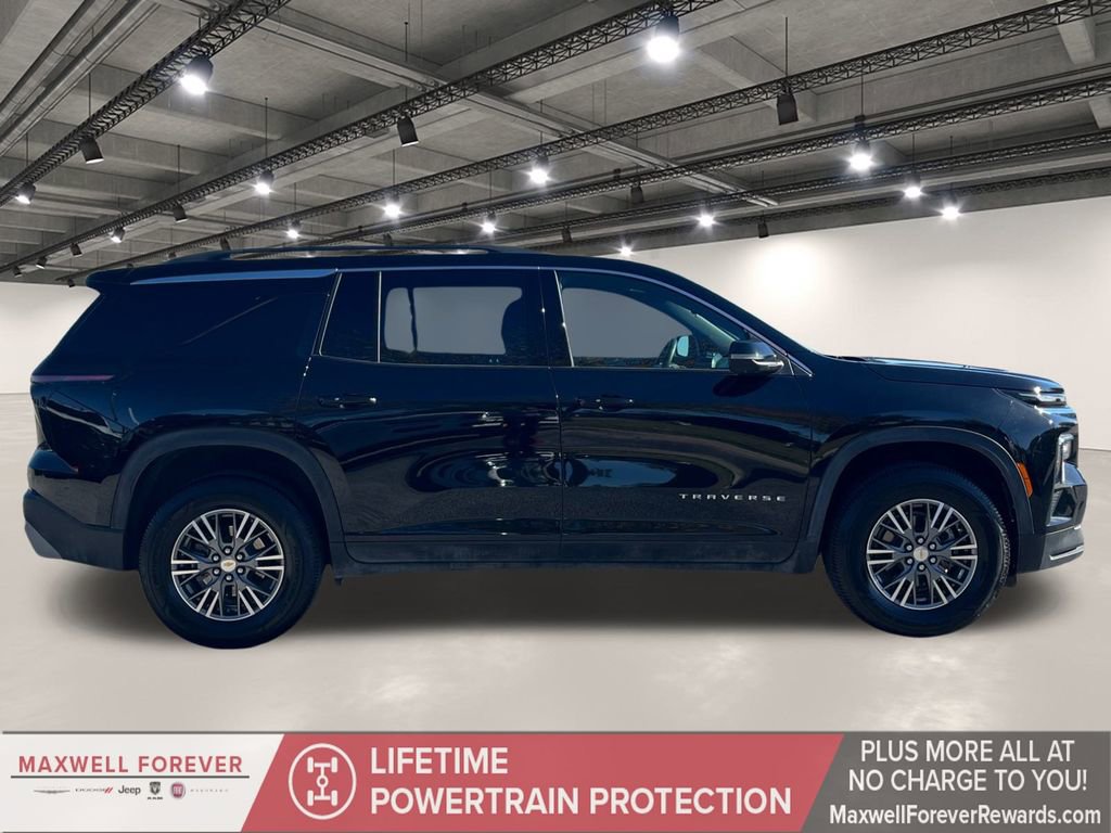 Used 2024 Chevrolet Traverse LT image 17