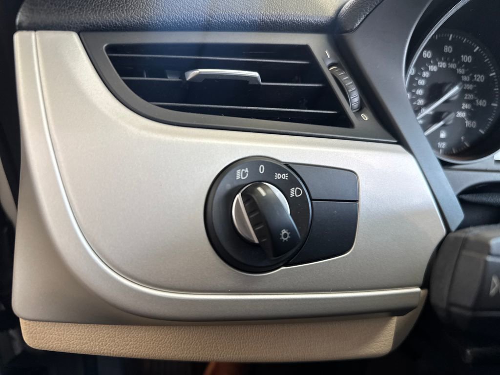 Used 2009 BMW Z4 sDrive30i image 28