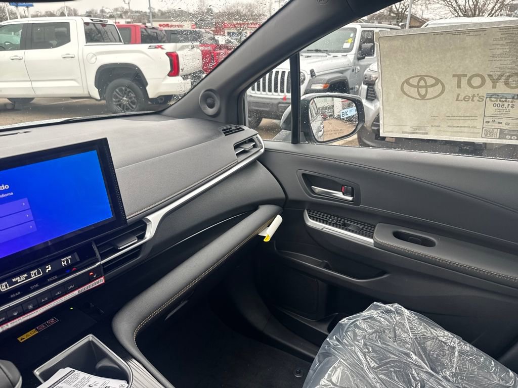 New 2026 Toyota Sienna XLE Woodland Edition image 28