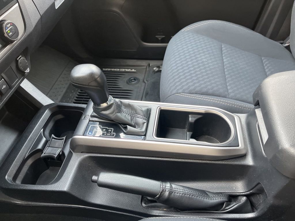 Used 2021 Toyota Tacoma SR5 w/ Trail Edition image 25