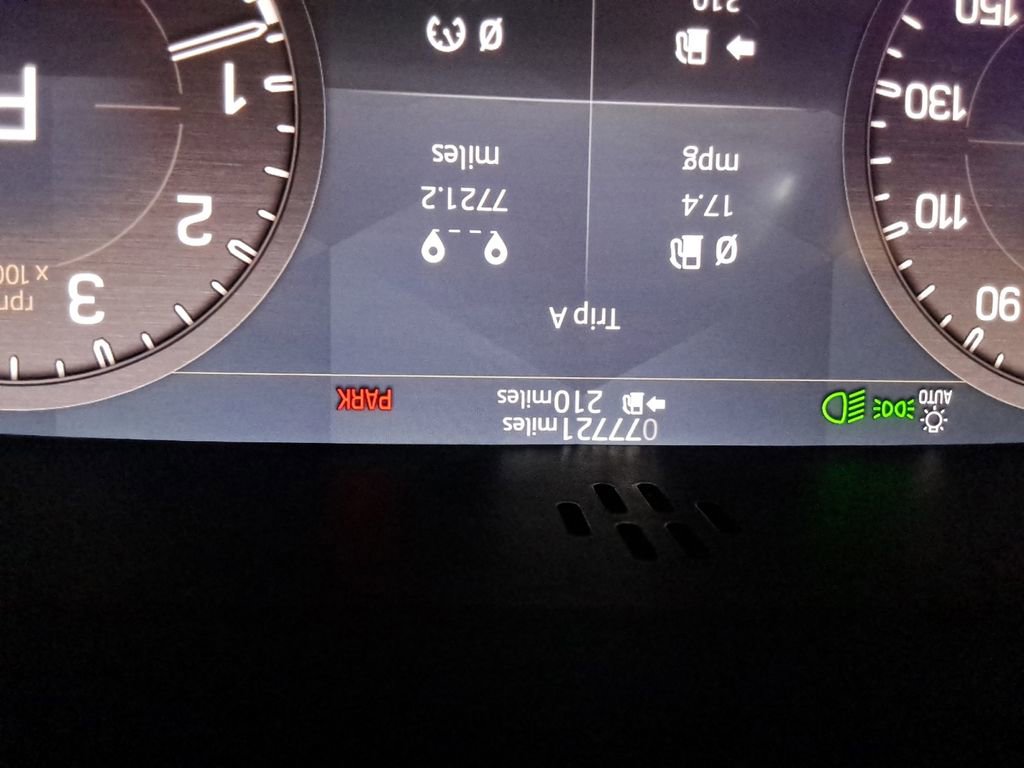 Used 2020 Land Rover Defender 110 HSE AWD/4WD image 32