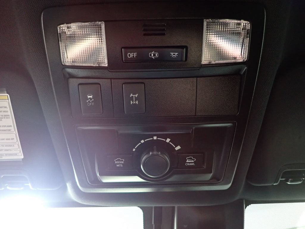 Used 2019 Toyota Tacoma TRD Off-Road AWD/4WD image 7