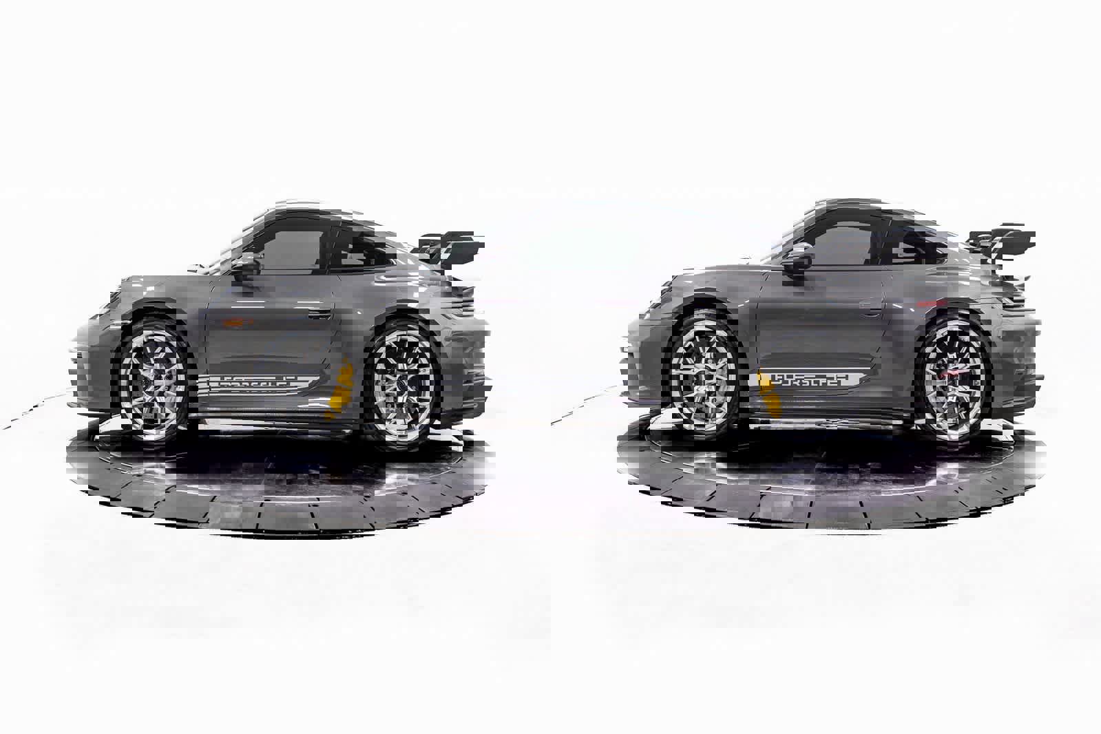 Certified 2024 Porsche 911 GT3 image 2