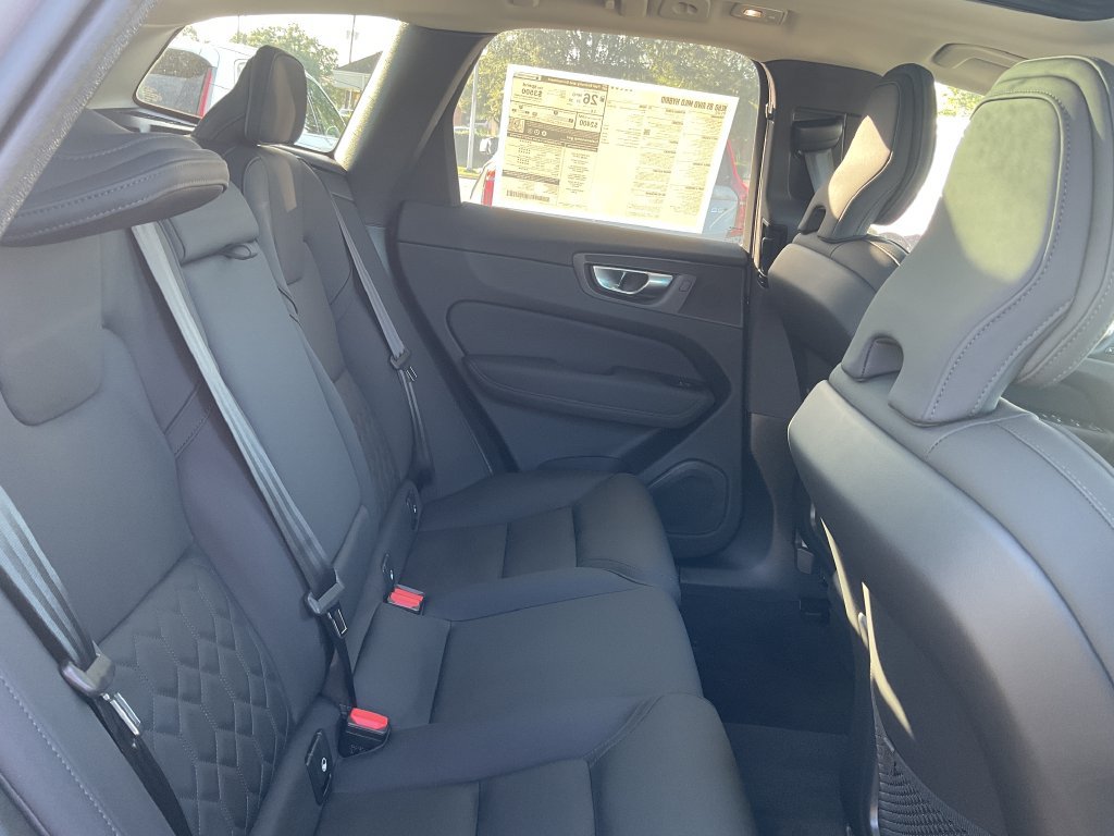 New 2026 Volvo XC60 B5 Plus w/ Protection Package Premier AWD/4WD image 17