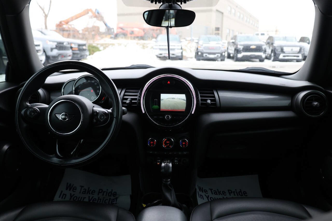 Used 2019 MINI Cooper 2-Door Hardtop image 14