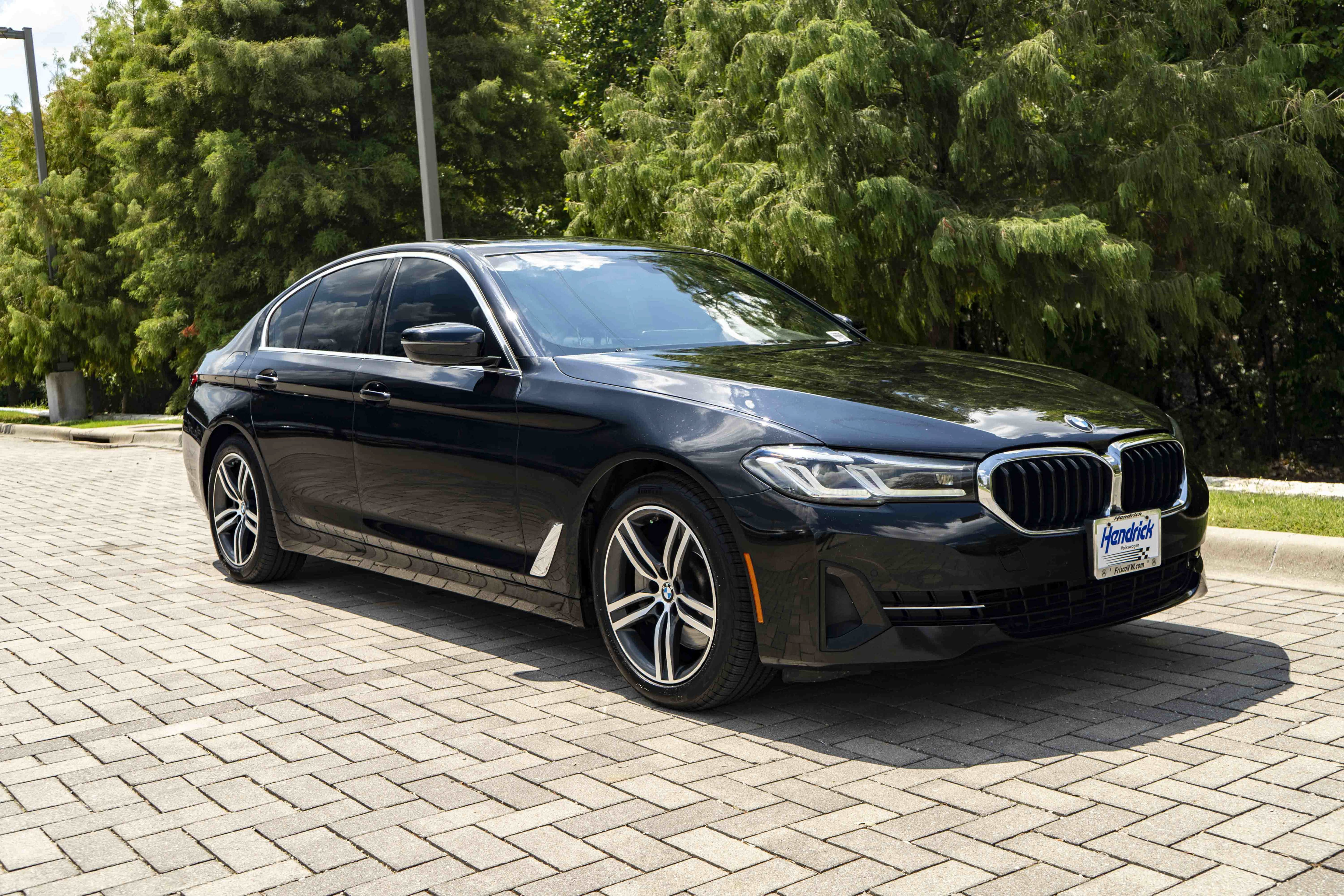 Used 2021 BMW 530i xDrive w/ Convenience Package AWD/4WD image 2