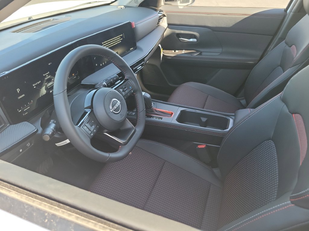 New 2026 Nissan Kicks SR FWD image 3