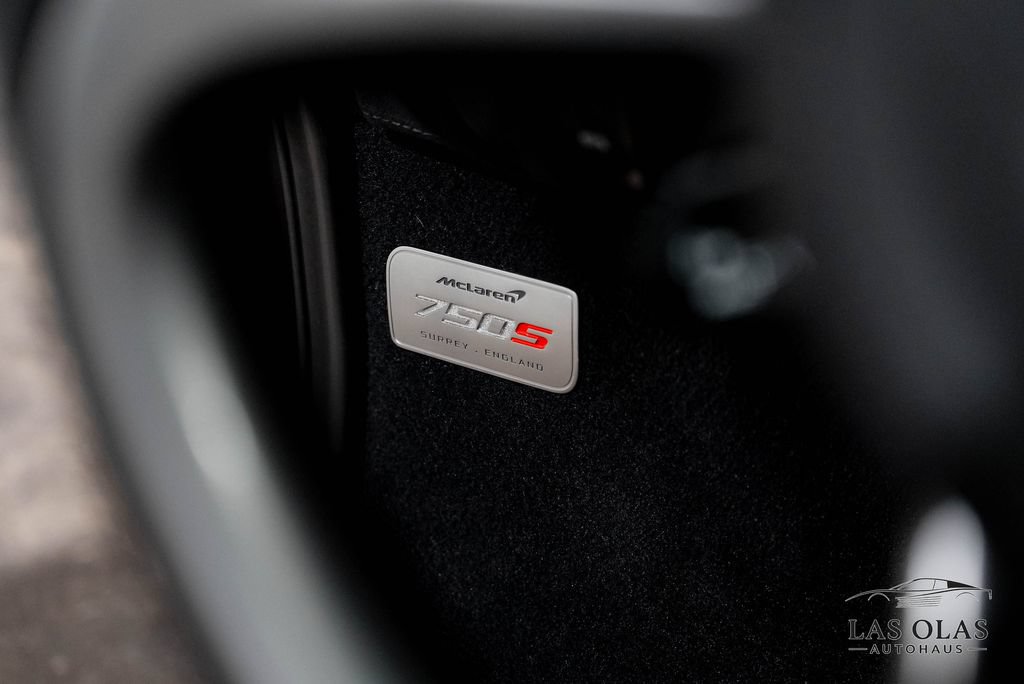 Used 2026 McLaren 750S Spider RWD image 42