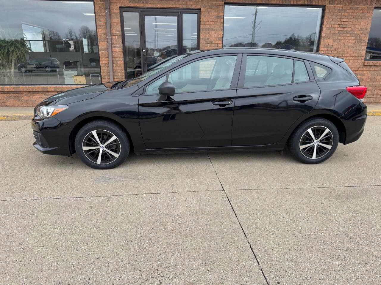 Used 2020 Subaru Impreza 2.0i image 3