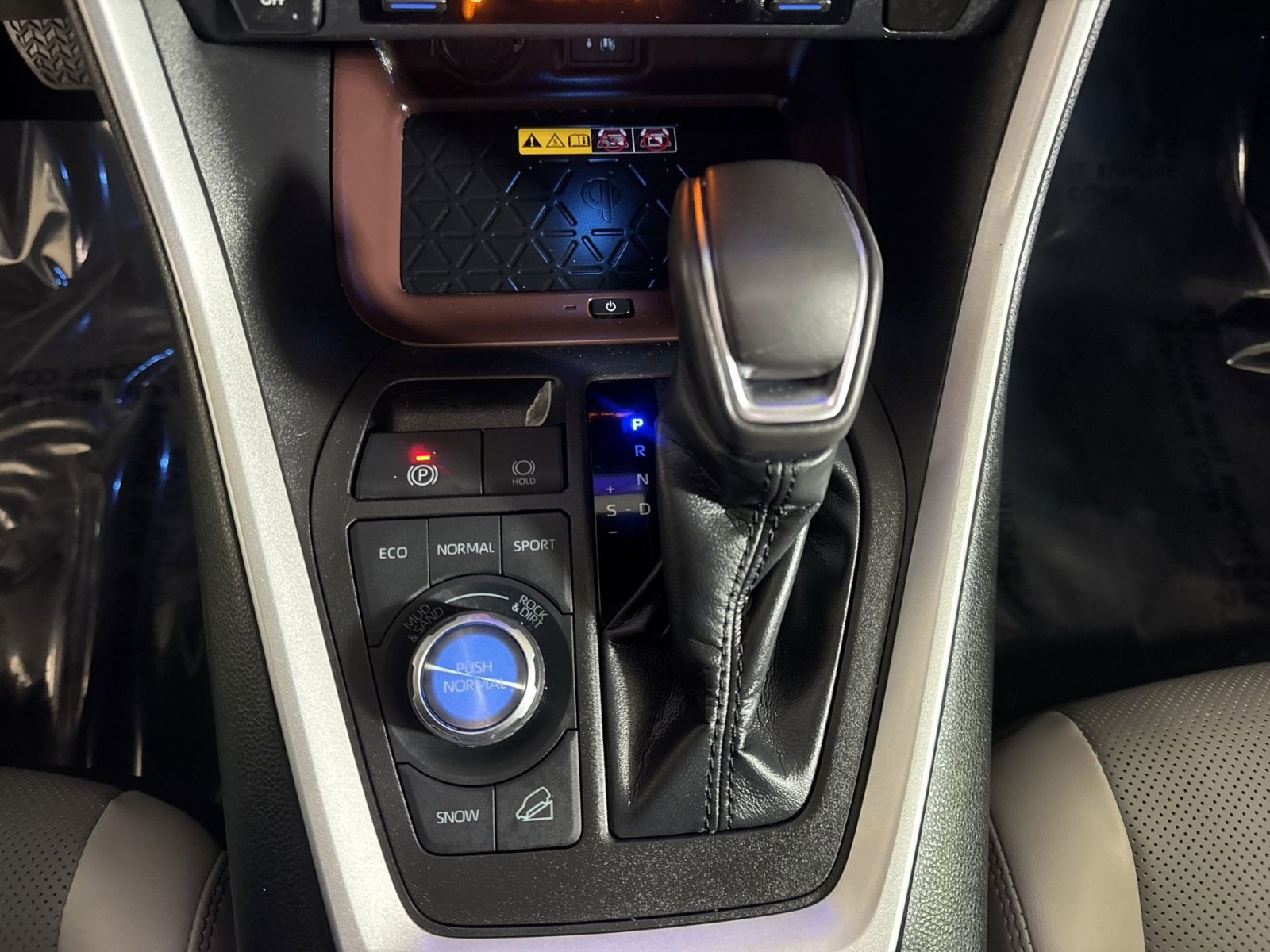 Used 2023 Toyota RAV4 Limited image 22