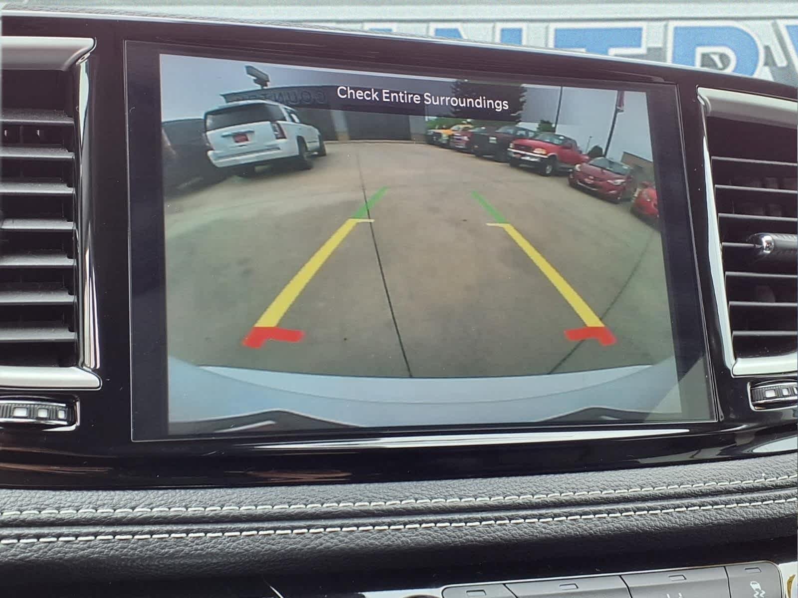 Used 2024 Chrysler Pacifica Touring-L FWD image 20
