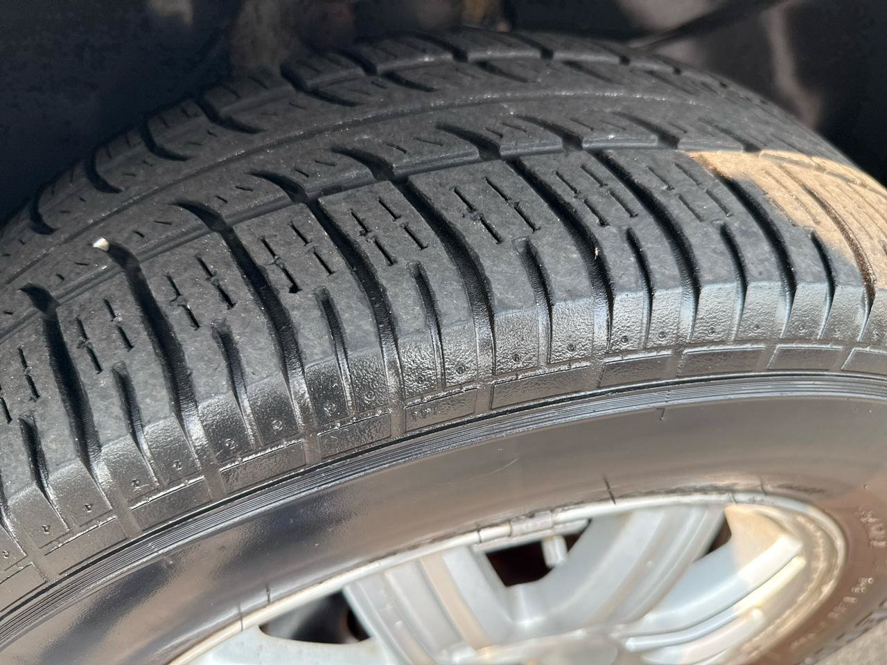 Used 2005 Chrysler Town & Country Touring FWD image 30