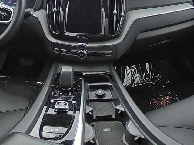 Used 2025 Volvo XC60 B5 Plus AWD/4WD image 20