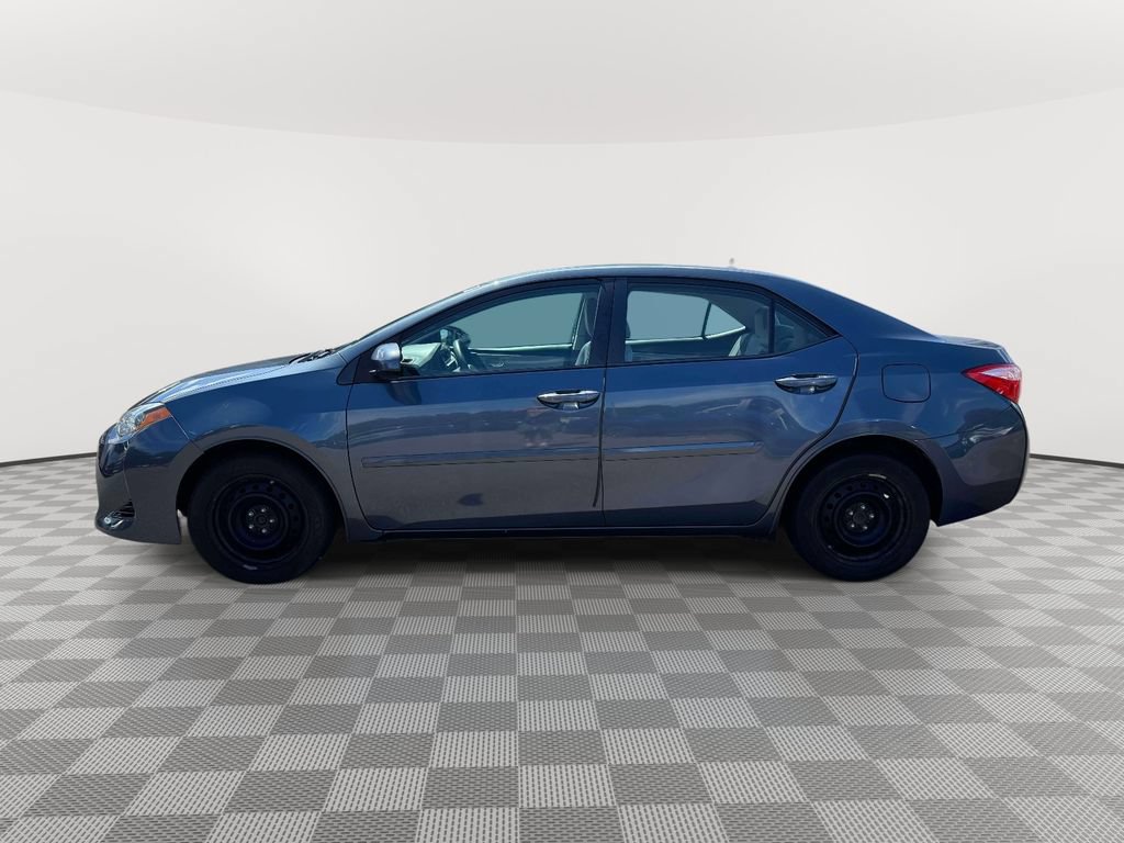 Used 2018 Toyota Corolla LE FWD image 4