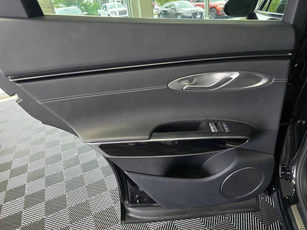 Used 2025 Genesis GV70 2.5T image 38