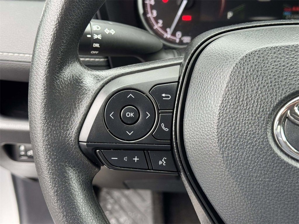 Used 2025 Toyota RAV4 LE image 10