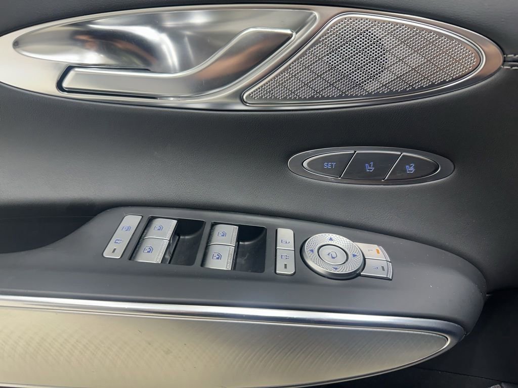 Used 2023 Genesis GV70 2.5T Select w/ Select Package image 21