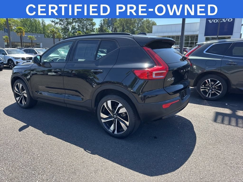 Certified 2025 Volvo XC40 B5 Plus AWD/4WD image 3