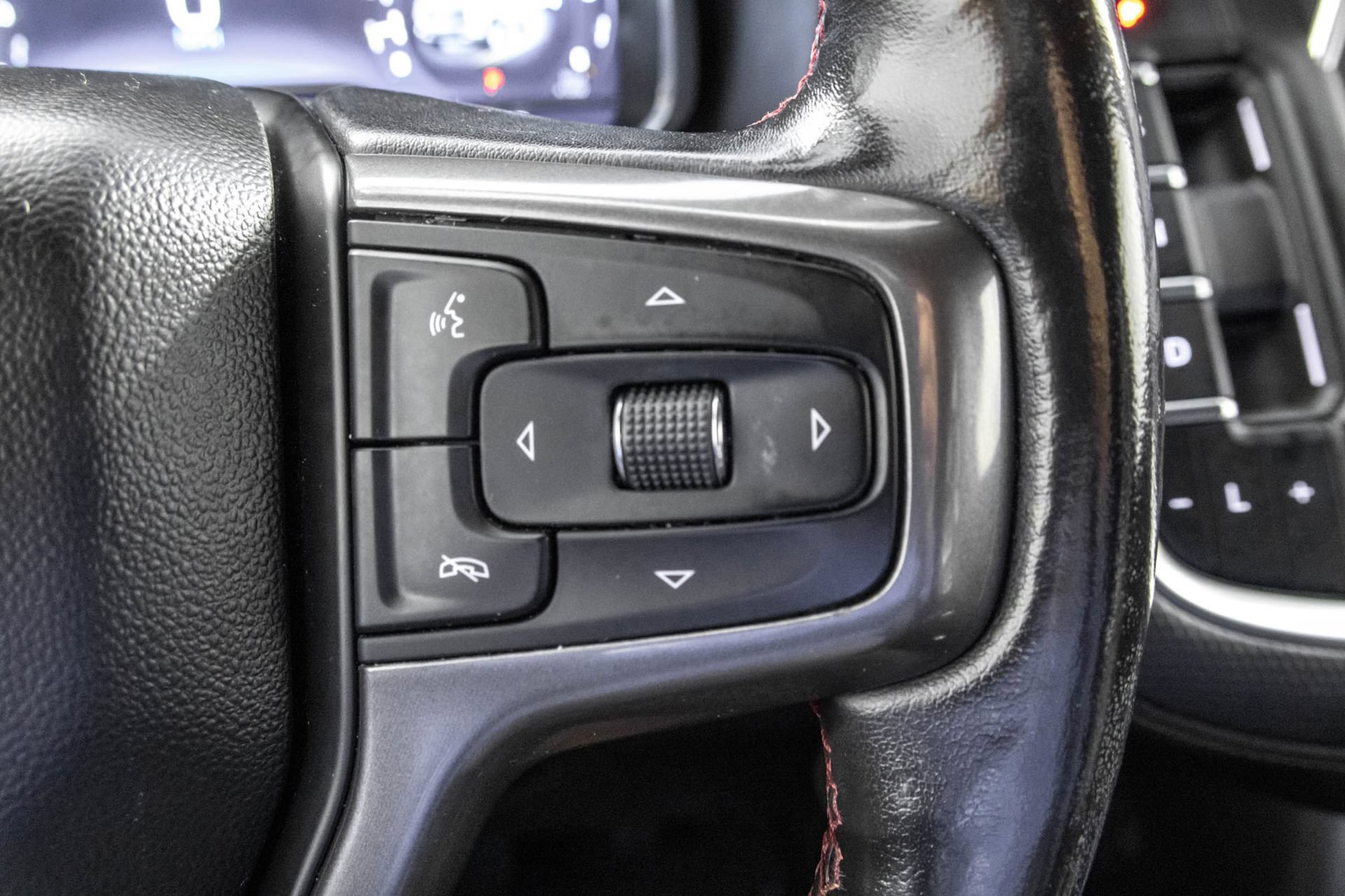 Used 2022 Chevrolet Tahoe RST w/ Luxury Package AWD/4WD image 27