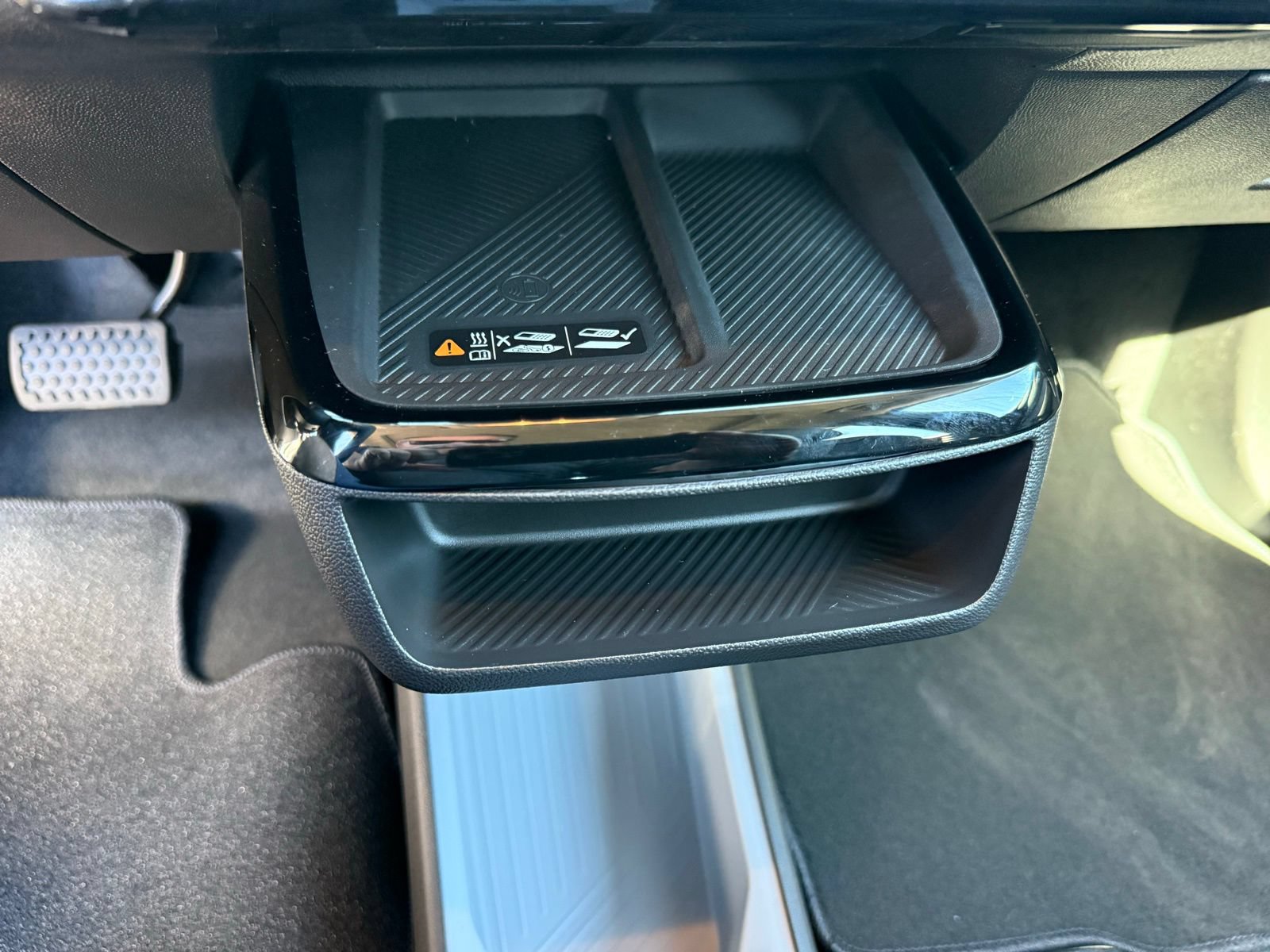 New 2027 Chevrolet Bolt RS w/ Technology Package FWD image 28
