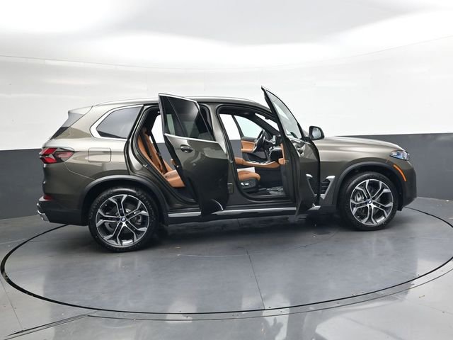 New 2026 BMW X5 sDrive40i image 36
