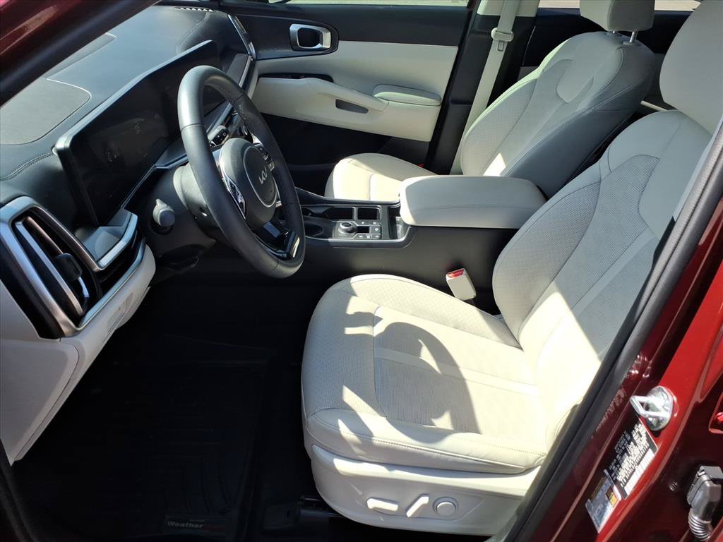 Used 2024 Kia Sorento S AWD/4WD image 13