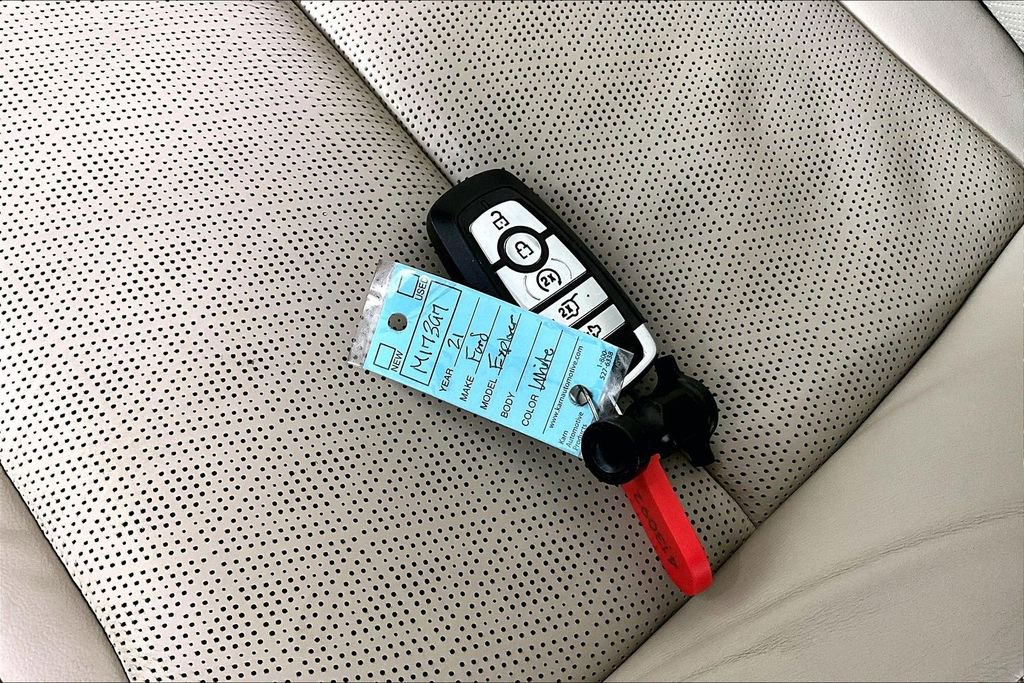 Used 2021 Ford Explorer Platinum w/ Equipment Group 601A image 10