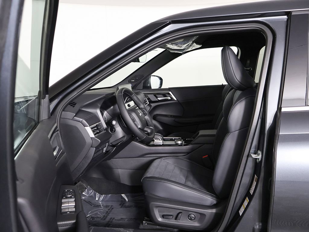 New 2026 Mitsubishi Outlander LE AWD/4WD image 27