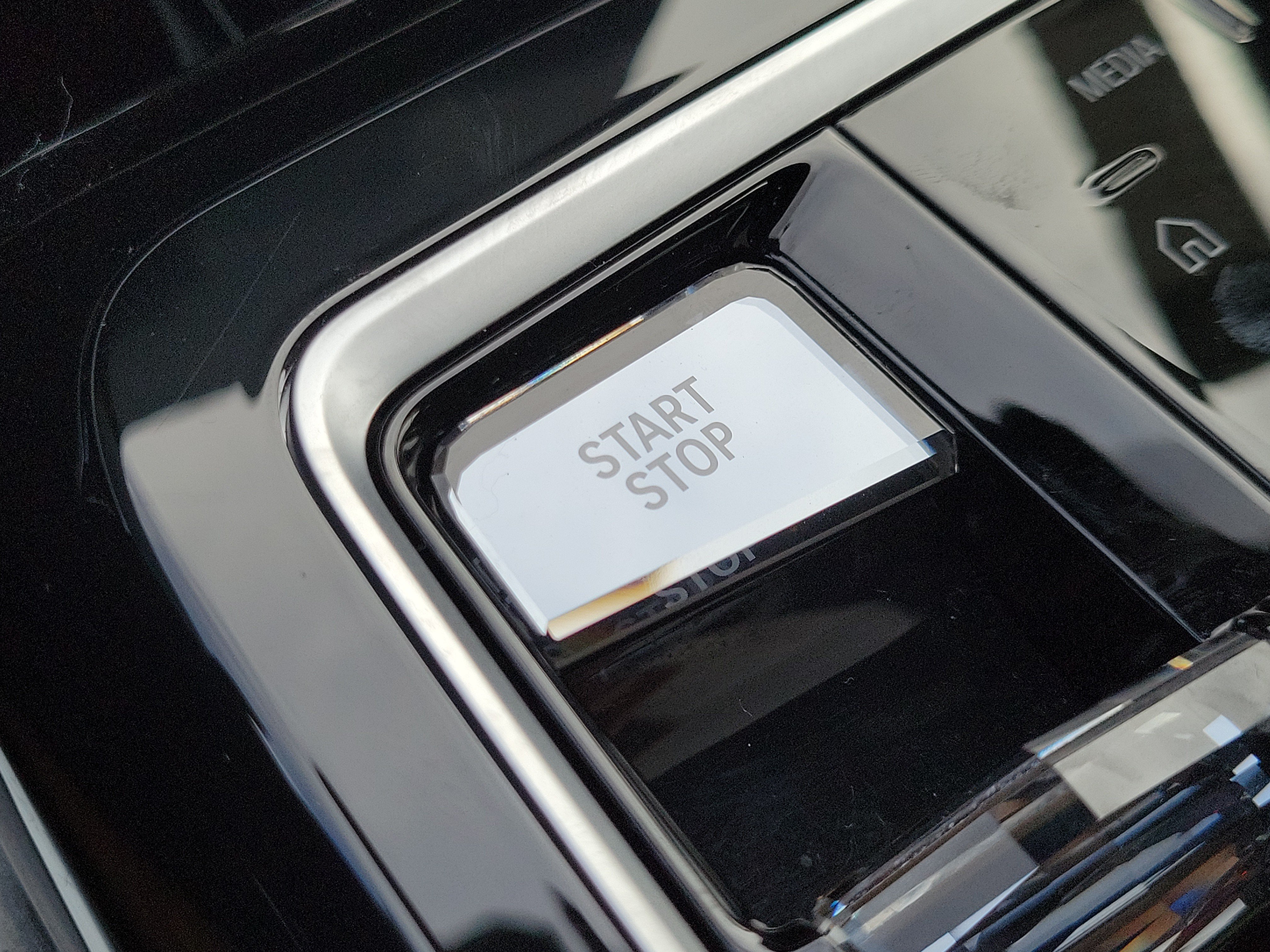 Certified 2023 BMW i7 xDrive60 AWD/4WD image 30