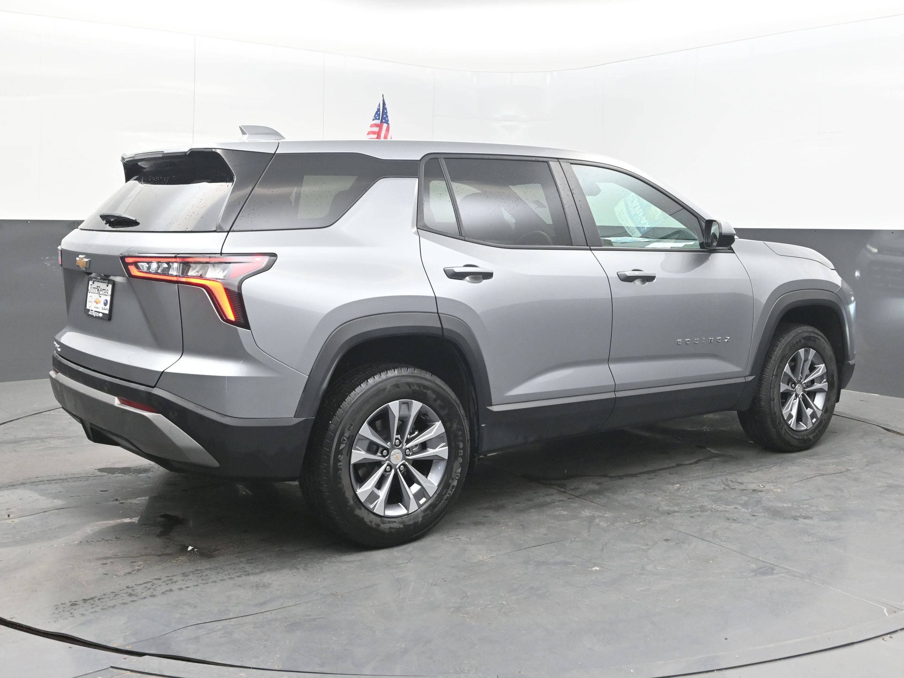 Used 2025 Chevrolet Equinox LT FWD image 9