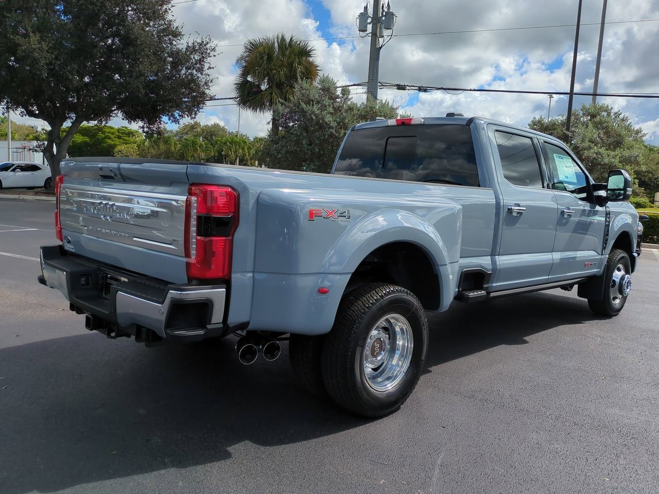 New 2026 Ford F350 4x4 Crew Cab DRW Super Duty image 4