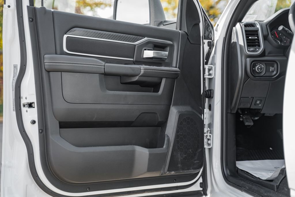 New 2026 RAM 2500 Big Horn AWD/4WD image 40
