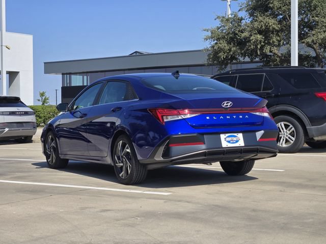 Certified 2024 Hyundai Elantra SEL w/ Convenience Package FWD image 3