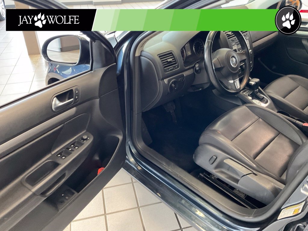 Used 2010 Volkswagen Jetta Limited Edition FWD image 9