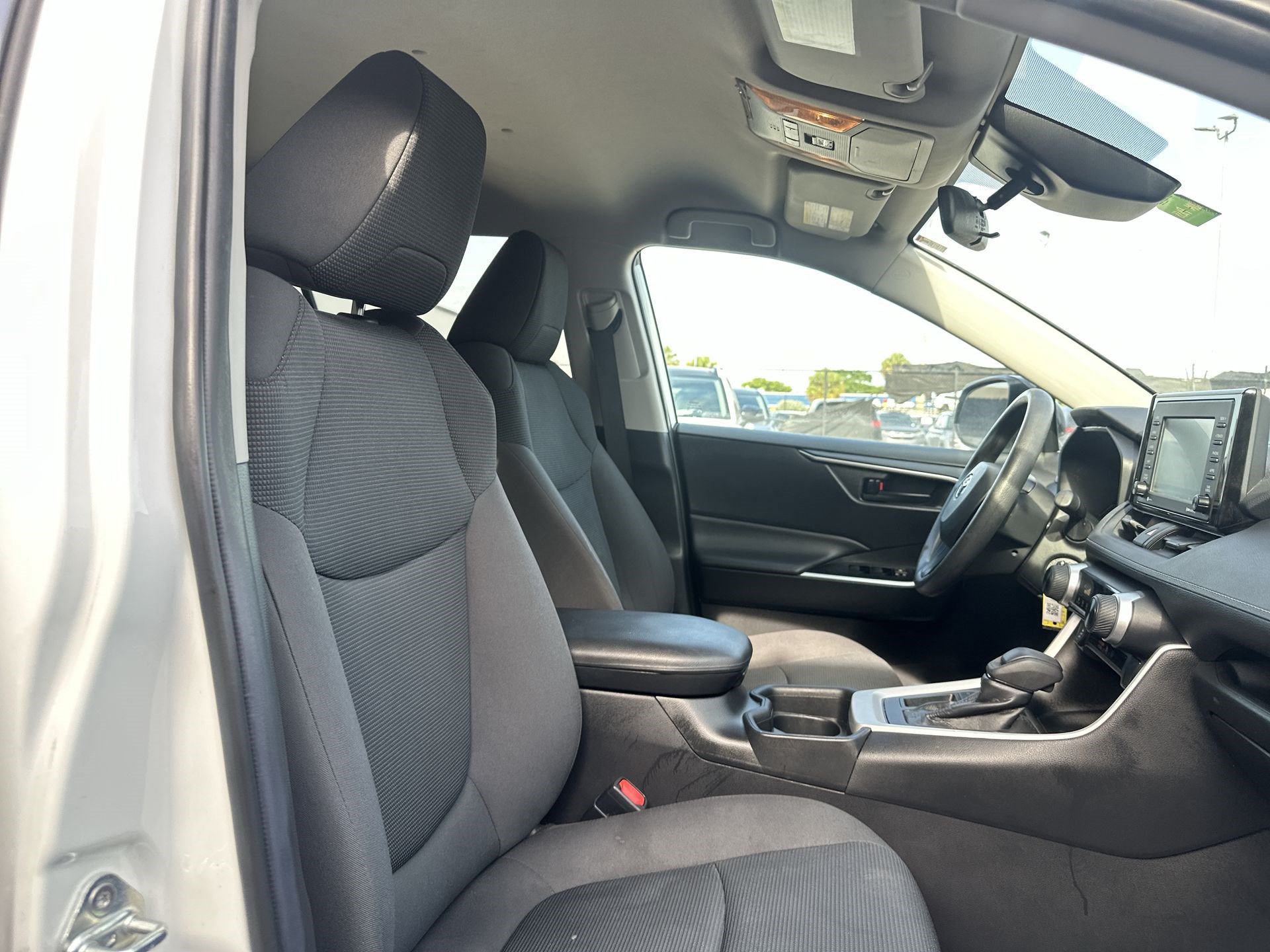 Used 2021 Toyota RAV4 LE FWD image 23