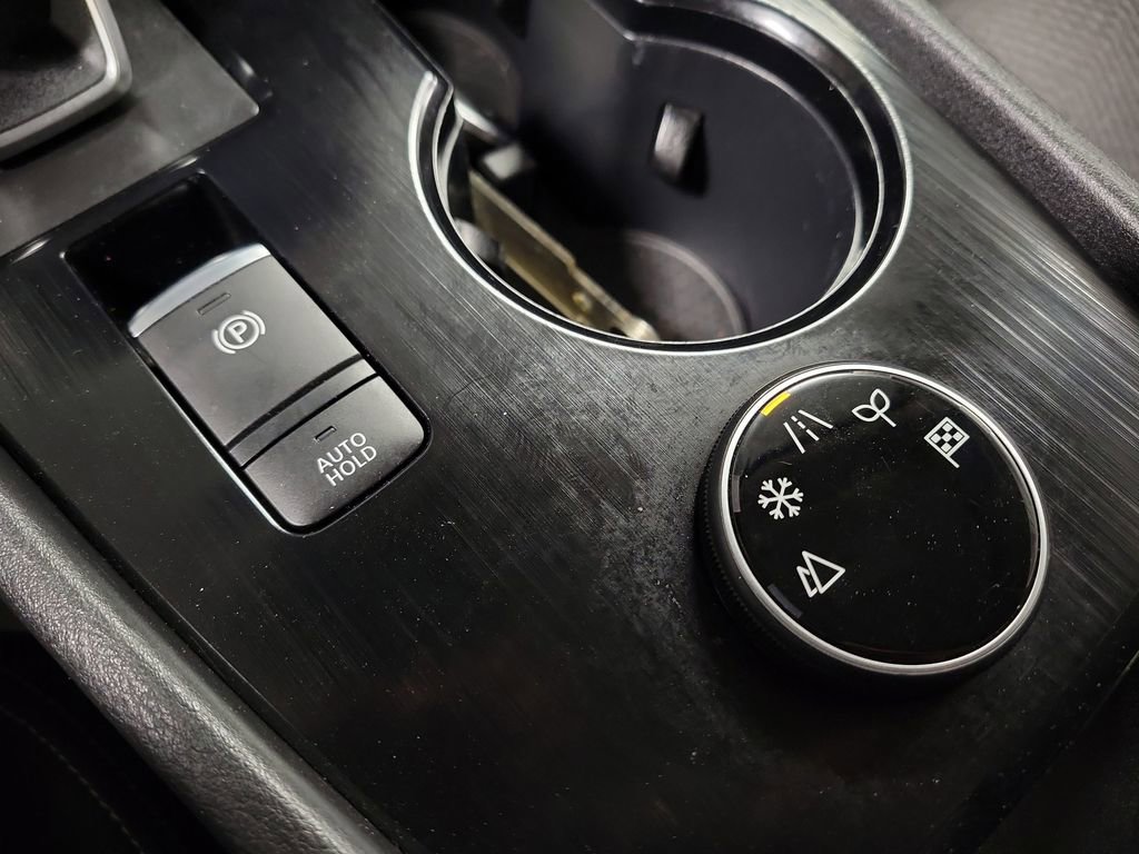 Used 2024 Nissan Rogue SV image 15