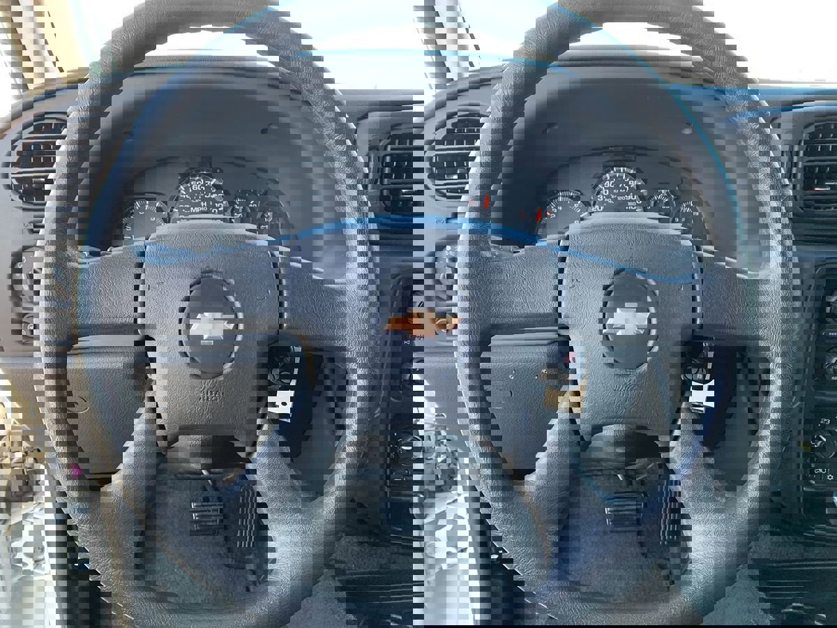 Used 2008 Chevrolet TrailBlazer LT AWD/4WD image 17