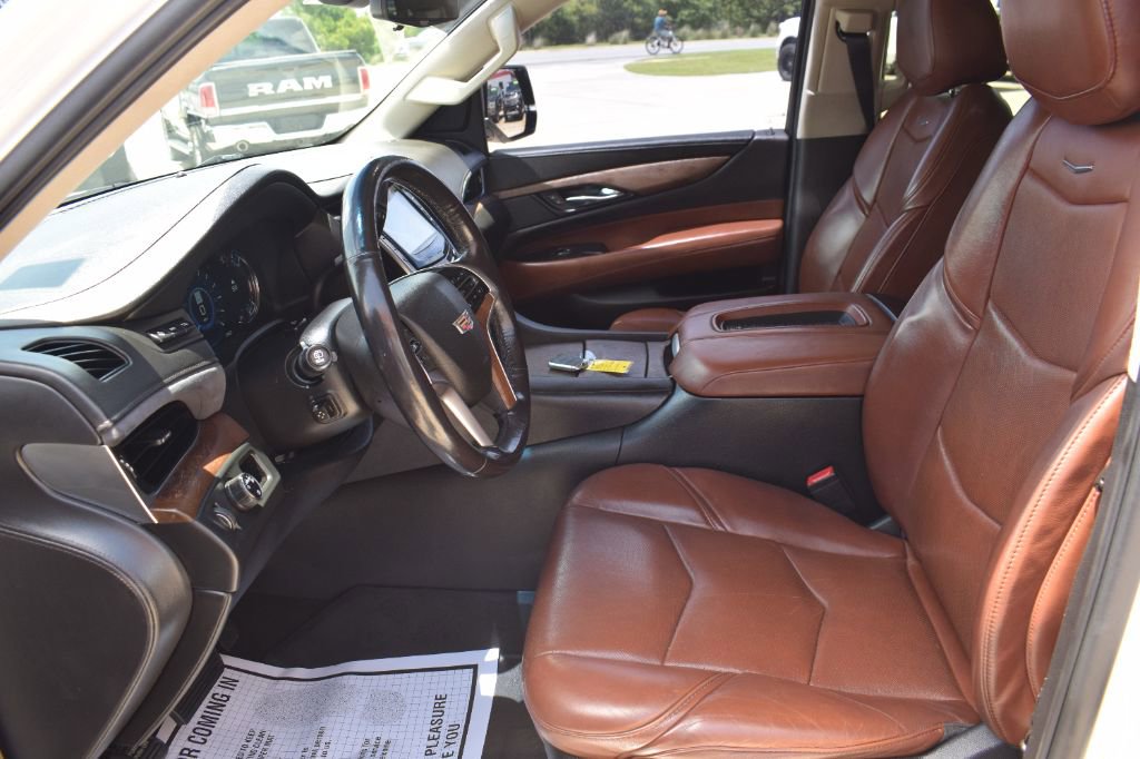 Used 2019 Cadillac Escalade Luxury RWD image 8