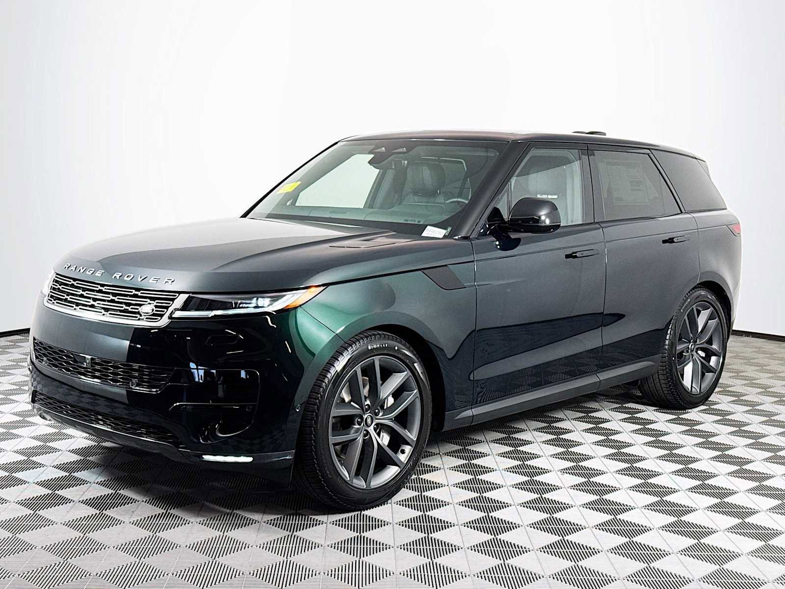 New 2025 Land Rover Range Rover Sport SE image 1