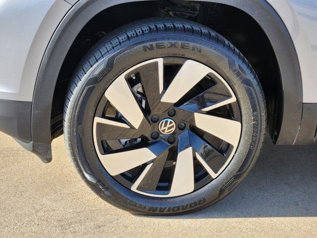 Used 2024 Volkswagen Atlas Cross Sport SE image 18