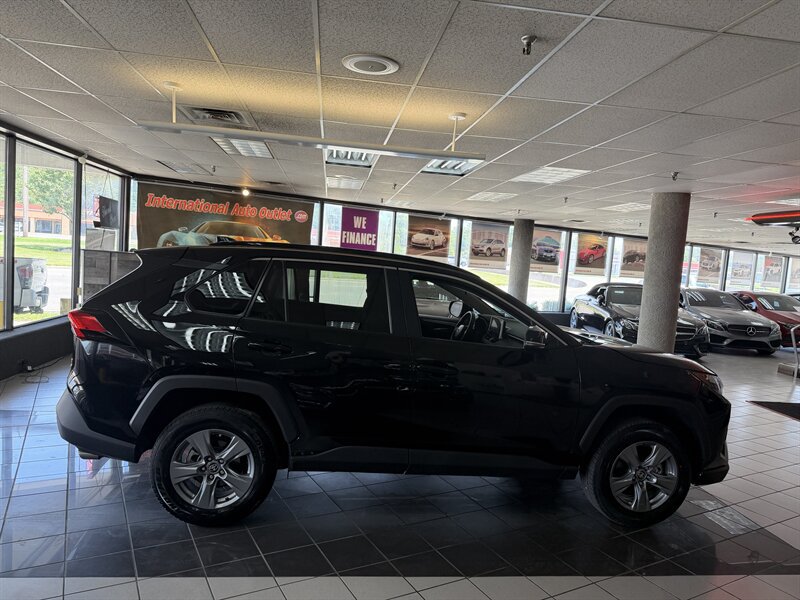 Used 2025 Toyota RAV4 XLE AWD/4WD image 16