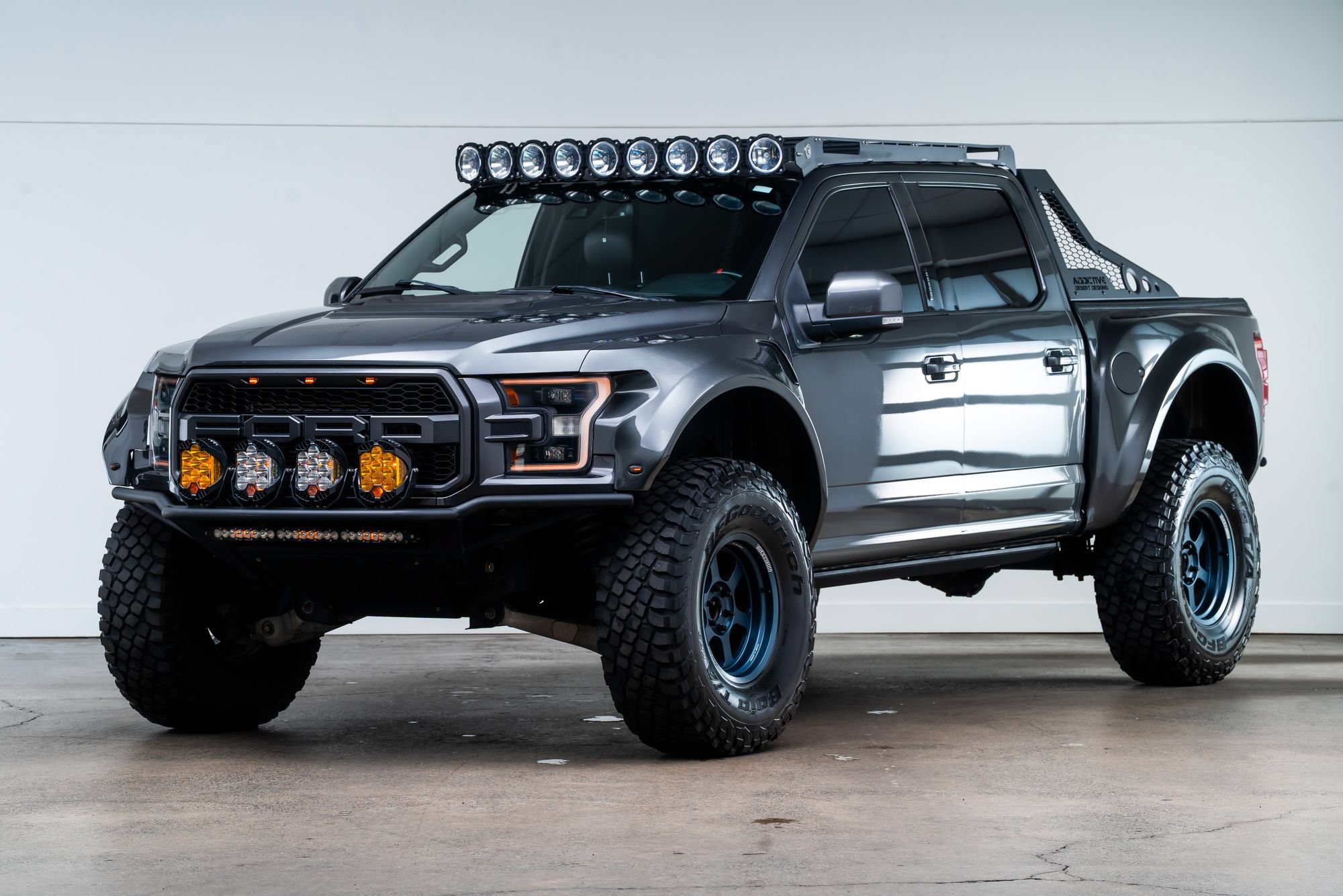Used 2018 Ford F150 Raptor w/ Equipment Group 802A Luxury AWD/4WD image 3