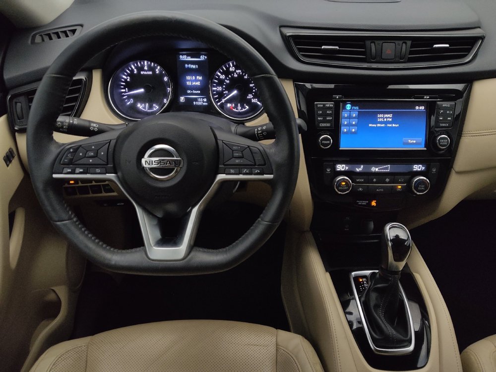 Used 2017 Nissan Rogue SL image 22