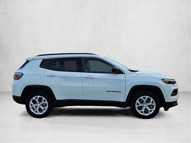 Used 2024 Jeep Compass Latitude image 4