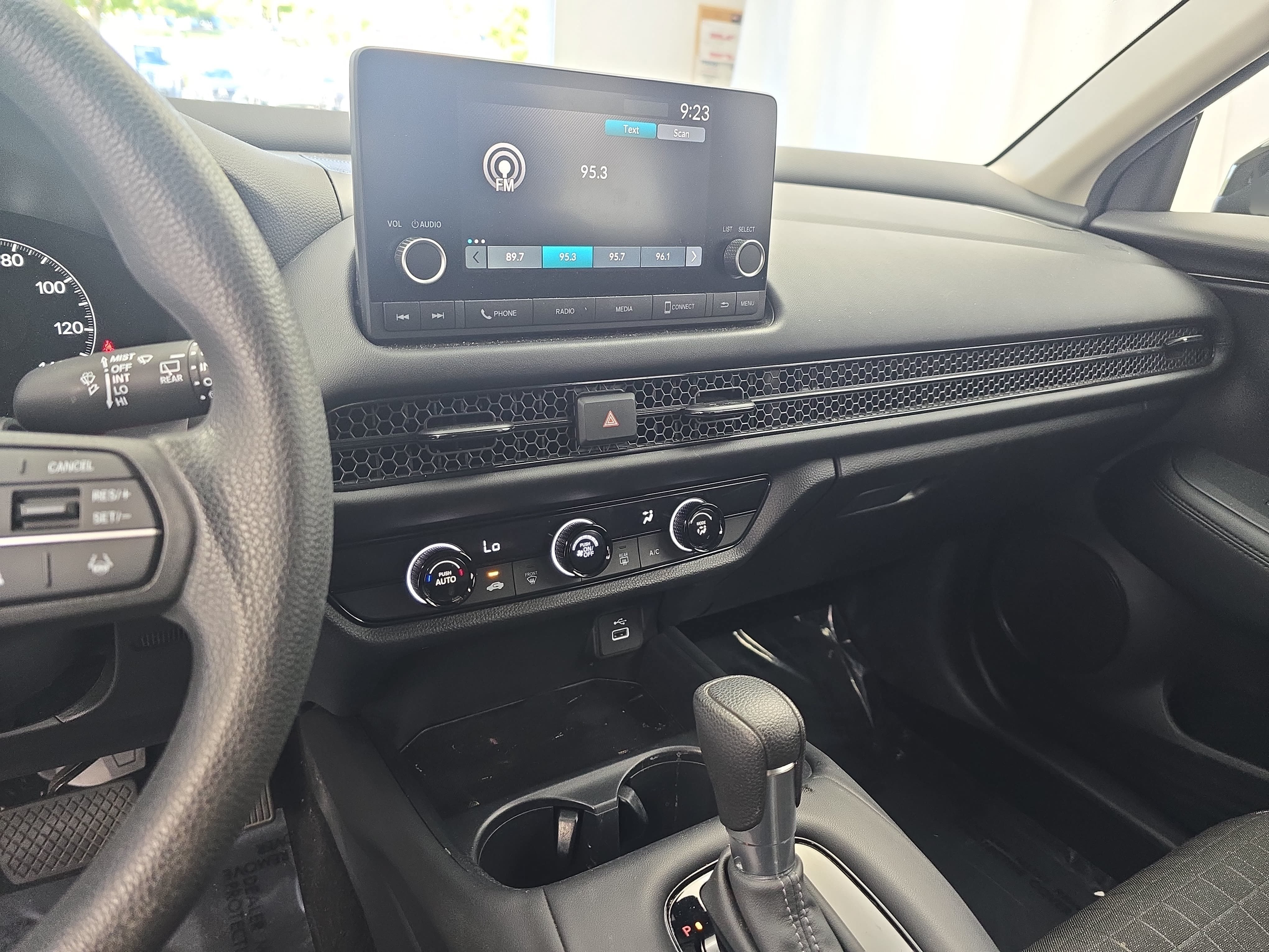 Used 2023 Honda HR-V LX image 19