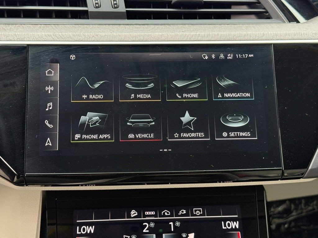 Used 2022 Audi e-tron Premium image 28