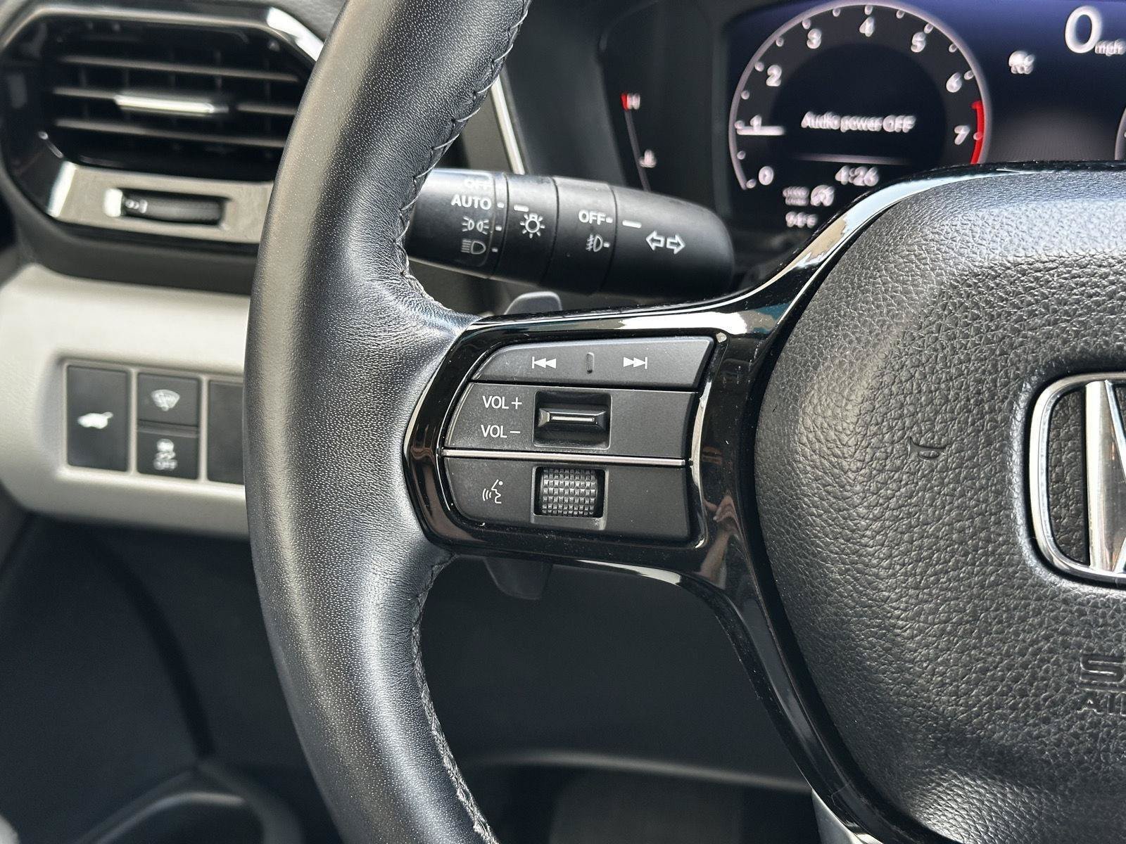 Used 2024 Honda Pilot Elite image 12