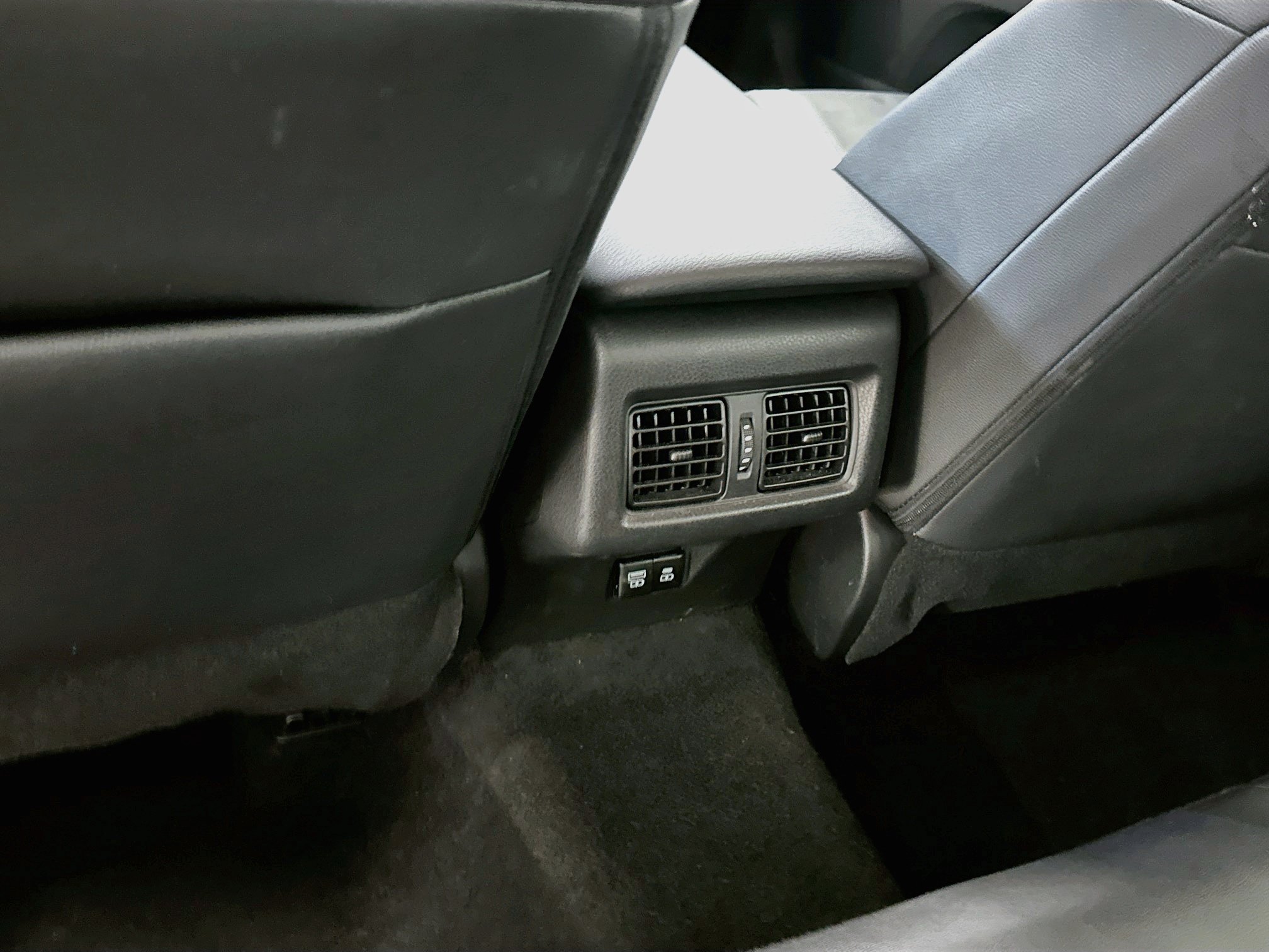 Used 2025 Toyota Camry SE FWD image 27